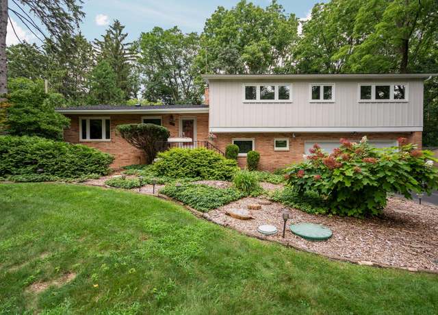 Property at 3091 Warwick Rd, Ann Arbor, MI 48104, 4 beds, 2.5 baths