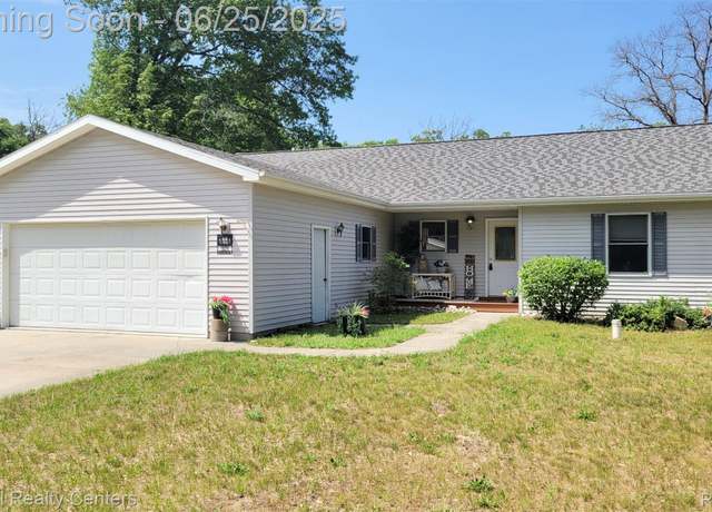 Property at 1621 Goldenrod Dr, Houghton Lake, MI 48629, 3 beds, 2 baths