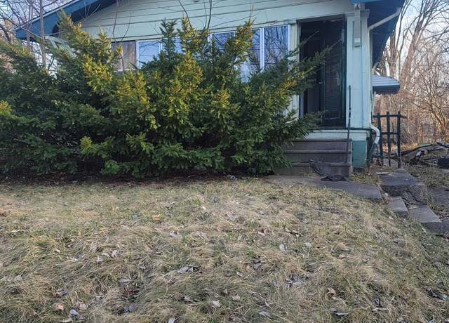 Property at 606 Stewart Ave, Flint, MI 48505, 3 beds, 2 baths