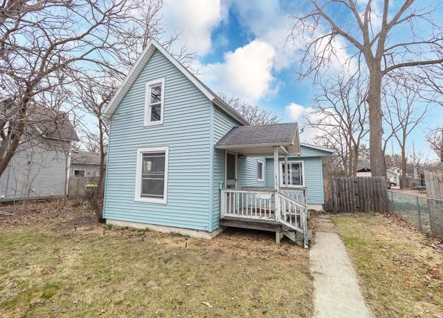Property at 955 Woodmere Ave, Traverse City, MI 49686, 3 beds, 1 bath