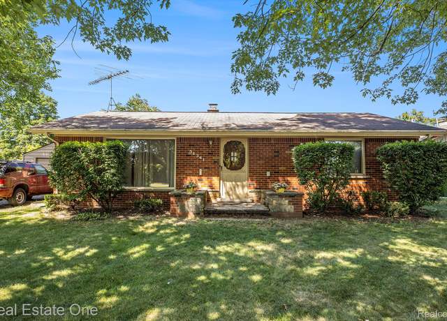 Property at 51341 Neumaier Dr, Shelby Charter Township, MI 48316, 2 beds, 1 bath