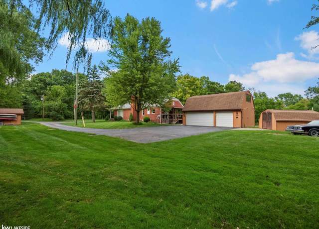 Property at 37374 Palmer Woods Blvd, Sterling Heights, MI 48312, 3 beds, 1 bath