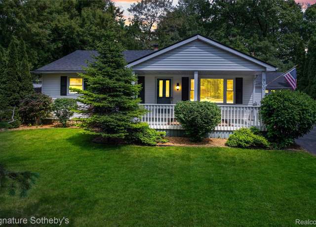 Property at 300 Cornell St, Howell, MI 48843, 3 beds, 1 bath