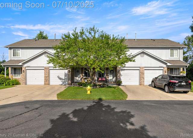 Property at 23486 Boller Ct, Trenton, MI 48183, 2 beds, 2 baths