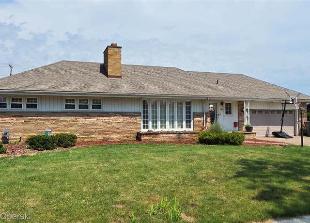 Property at 180 Golfcrest Dr, Dearborn, MI 48124, 3 beds, 2.5 baths
