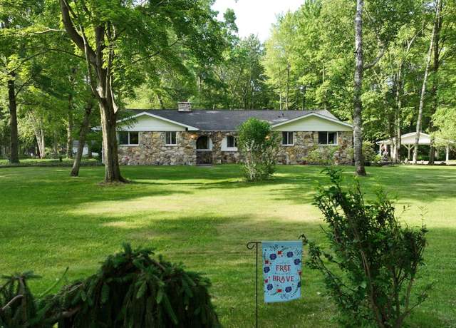 Property at 5724 E Townline Rd, Birch Run, MI 48415, 3 beds, 2 baths