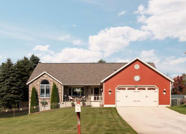 Property at 4189 Morel Dr, Cadillac, MI 49601, 4 beds, 2.5 baths