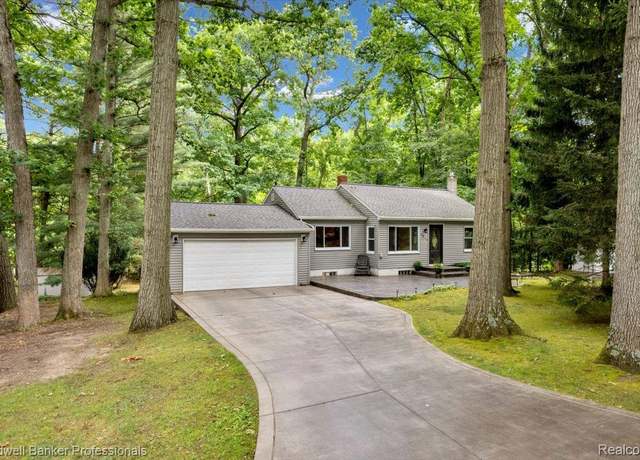 Property at 2064 Miles Rd, Lapeer, MI 48446, 3 beds, 2 baths