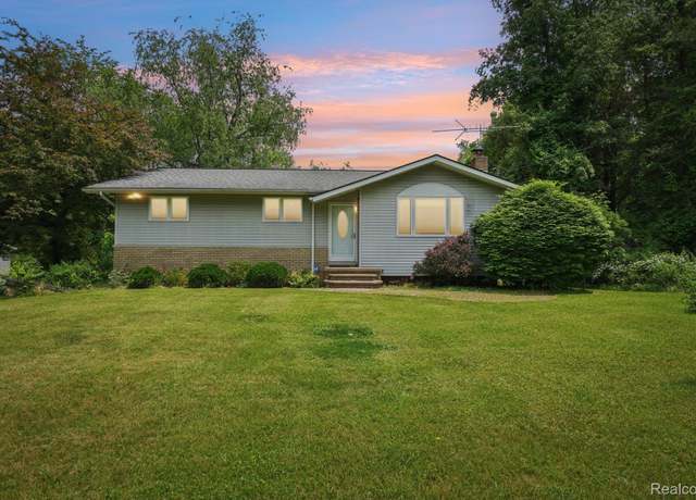 Property at 2701 Lakeville Rd, Oxford, MI 48370, 4 beds, 1.5 baths