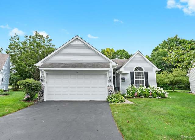 Property at 930 Yorick Path, Wixom, MI 48393, 3 beds, 2 baths
