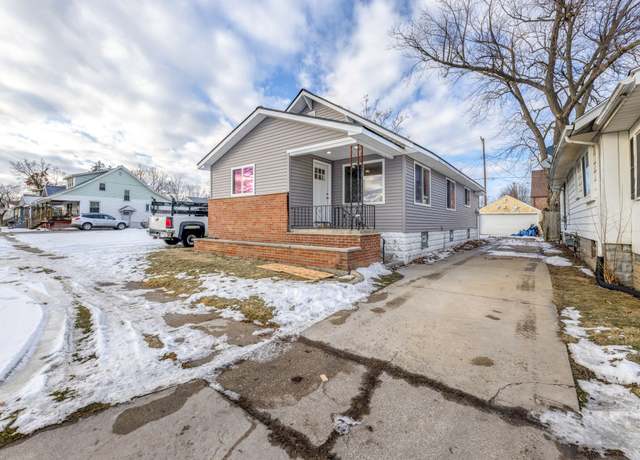 Property at 1111 Varney St, Port Huron, MI 48060, 3 beds, 1 bath