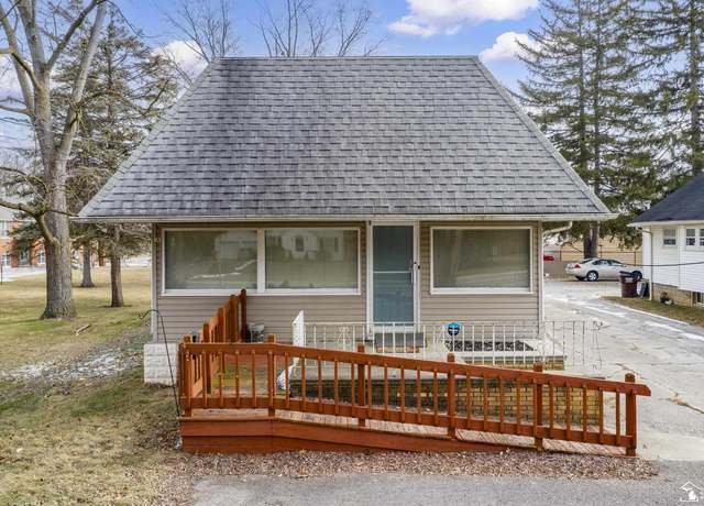 Property at 9134 Lewis Ave, Temperance, MI 48182, 2 beds, 1.5 baths