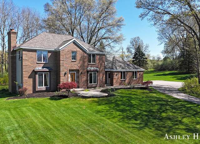 Property at 7860 Myers Lake Ave NE, Rockford, MI 49341, 4 beds, 3.5 baths