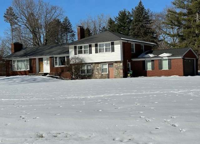 Property at 25648 Forestview Dr, Southfield, MI 48033, 3 beds, 2.5 baths