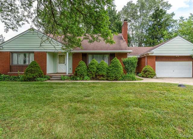 Property at 36066 Boyce Dr, Clinton Charter Township, MI 48035, 4 beds, 2 baths
