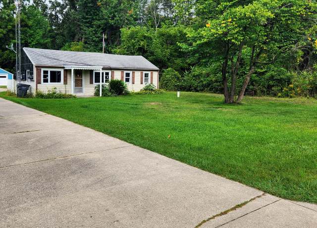 Property at 4380 Fikes Rd, Benton Harbor, MI 49022, 3 beds, 2 baths