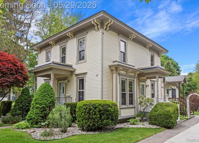 Property at 91 Dennison St, Oxford, MI 48371, 4 beds, 3 baths