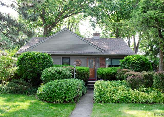 Property at 1410 Culver Ave, Dearborn, MI 48124, 3 beds, 1.5 baths