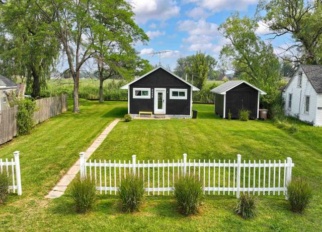 Property at 2458 Cottage Lane Ln, Clay Township, MI 48028, 2 beds, 1 bath