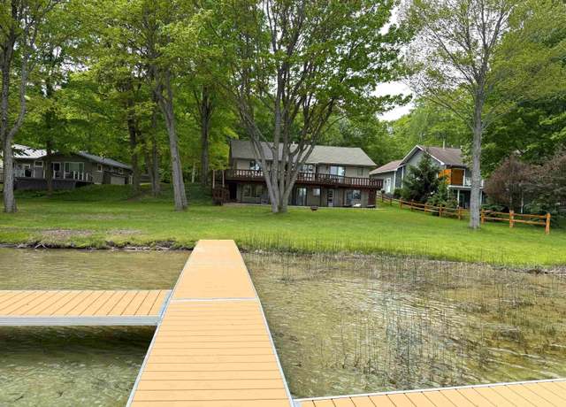 Property at 19146 Birch View Trl, Lake Ann, MI 49650, 4 beds, 3.5 baths