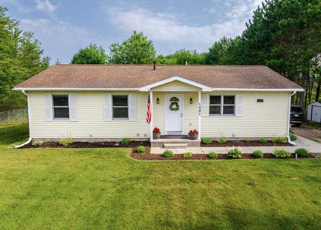 Property at 1491 Black Bark Ln, Traverse City, MI 49696, 4 beds, 1.5 baths