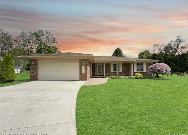 Property at 6820 Emerald Shores Dr, Troy, MI 48085, 3 beds, 2.5 baths