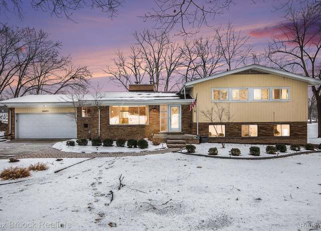 Property at 20405 Thorofare Rd, Grosse Ile, MI 48138, 4 beds, 3 baths
