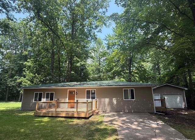 Property at 631 Pine Dr, Columbiaville, MI 48421, 3 beds, 2 baths