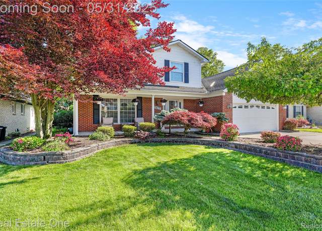 Property at 21675 N Chipmunk Trl, Trenton, MI 48183, 3 beds, 3.5 baths