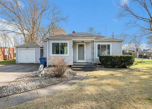 Property at 236 Helmar Ct, Benton Harbor, MI 49022, 3 beds, 2 baths