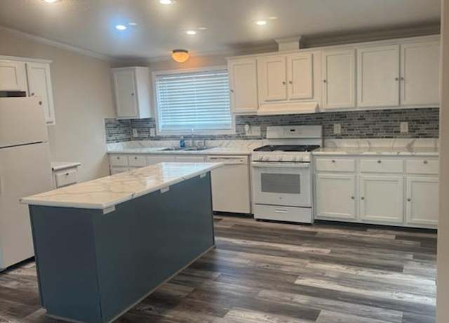 Property at 41816 Lamier Dr, Novi Township, MI 48337, 3 beds, 2 baths