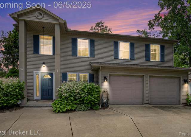 Property at 18624 Irving St, Livonia, MI 48152, 4 beds, 1.5 baths