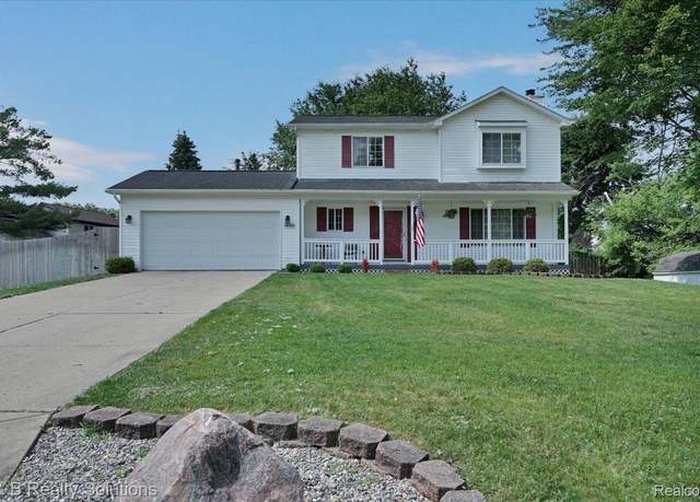 Property at 1430 Johns Ct, Oxford, MI 48371, 3 beds, 1.5 baths