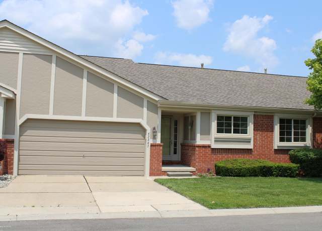 Property at 42267 Creekside Dr, Clinton Township, MI 48038, 2 beds, 2 baths