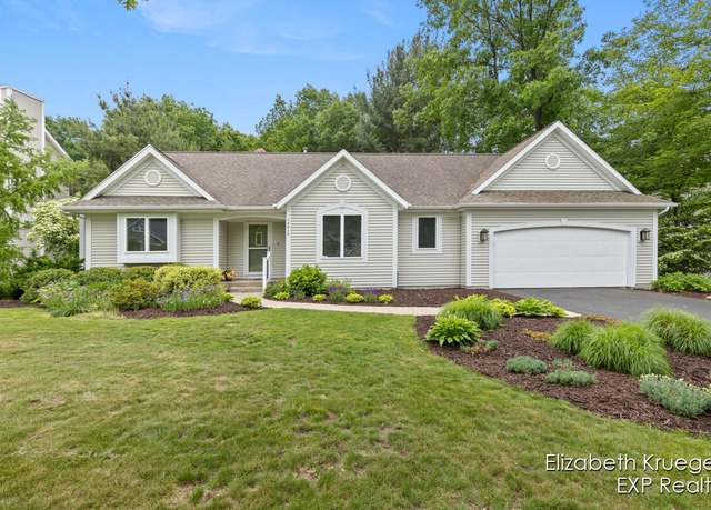Property at 14612 Woodpine Dr, Holland, MI 49424, 3 beds, 2.5 baths