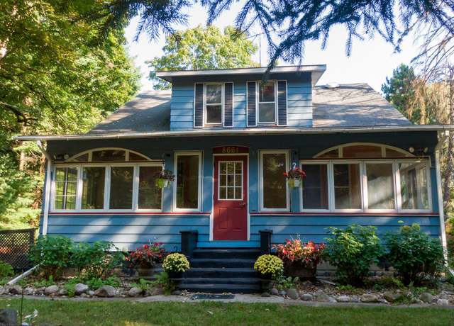 Property at 8661 Elm Valley Rd, Union Pier, MI 49129, 5 beds, 2 baths