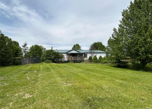Property at 8610 Peck Rd, Marlette, MI 48453, 3 beds, 2.5 baths