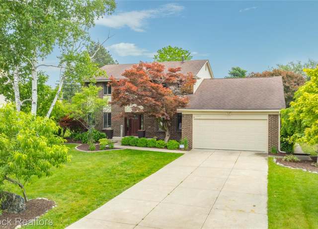 Property at 6247 Carpathian Ct, West Bloomfield, MI 48324, 4 beds, 2.5 baths
