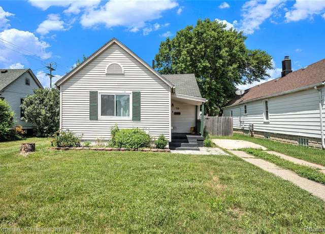 Property at 58 Yeamans St, Mt Clemens, MI 48043, 2 beds, 1.5 baths