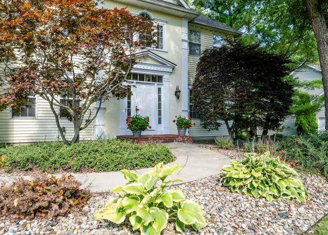 Property at 3660 Park Pl, St Joseph, MI 49085, 4 beds, 2.5 baths