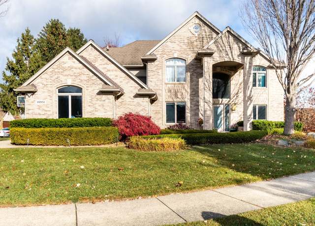 Property at 14951 Park View Ct, Sterling Heights, MI 48313, 4 beds, 4.5 baths