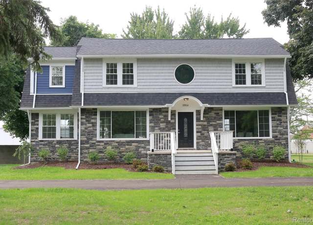 Property at 19904 Mckinnon St, Roseville, MI 48066, 3 beds, 2.5 baths