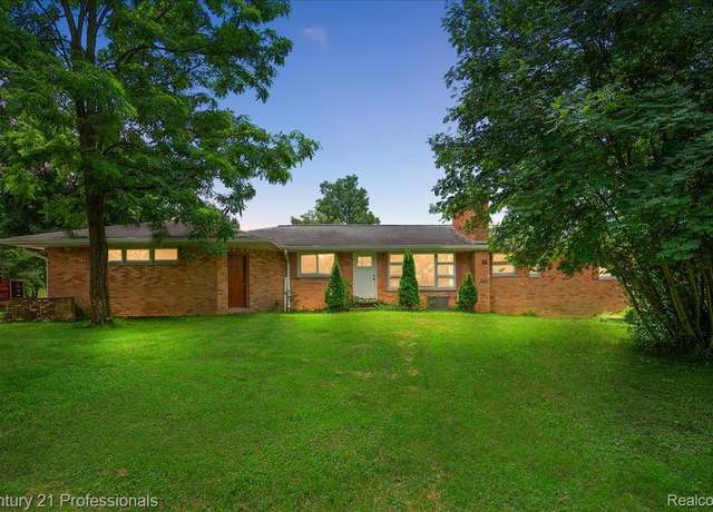 Property at 5394 Evans Rd, Holly, MI 48442, 3 beds, 2.5 baths