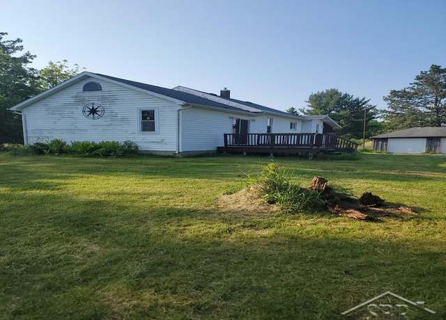 Property at 1744 Fischer Dr, Saginaw, MI 48601, 3 beds, 1 bath