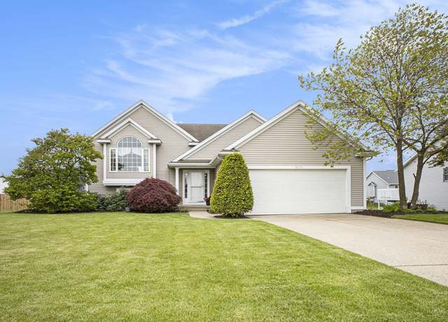 Property at 3672 Lenters Dr, Hudsonville, MI 49426, 4 beds, 2 baths