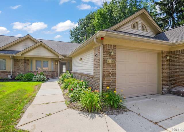 Property at 21366 Mulberry Ct, Farmington Hills, MI 48336, 2 beds, 2 baths