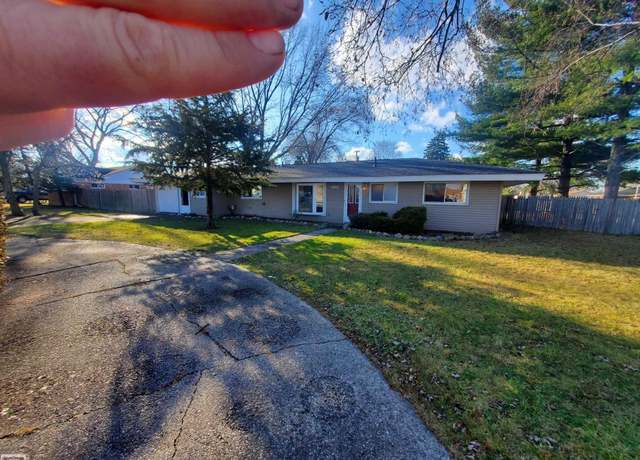 Property at 32315 Beaconsfield St, Roseville, MI 48066, 3 beds, 1 bath
