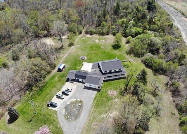 Property at 3156 E Maple Ave, Grand Blanc, MI 48507, 5 beds, 4 baths