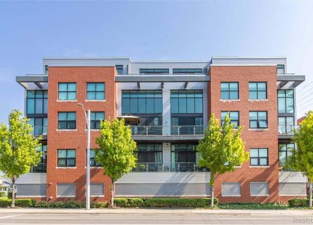 Property at 100 N Center St #302, Royal Oak, MI 48067, 2 beds, 2.5 baths