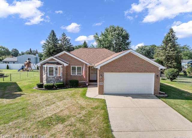 Property at 636 Vincent St, Pinckney Village, MI 48169, 3 beds, 2 baths
